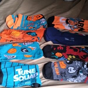 8 pair looney toon Lebron James socks
